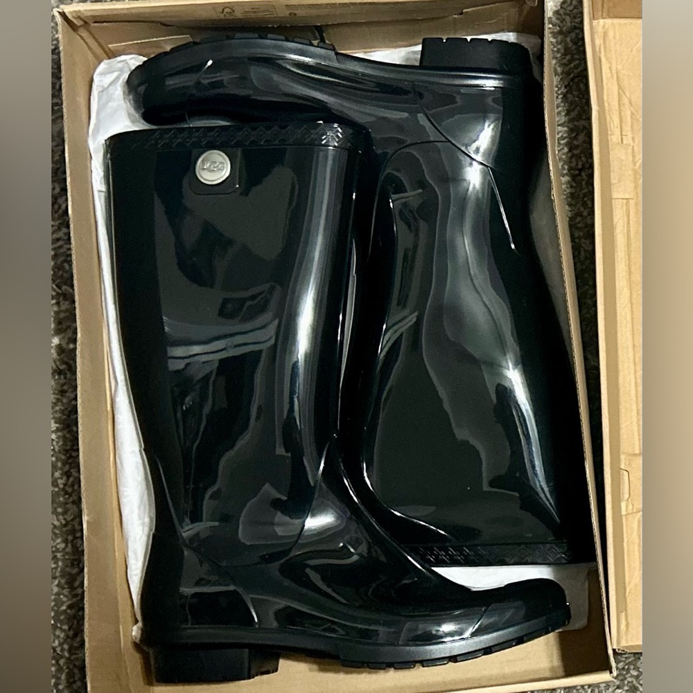 UGG Black Shaye Boots